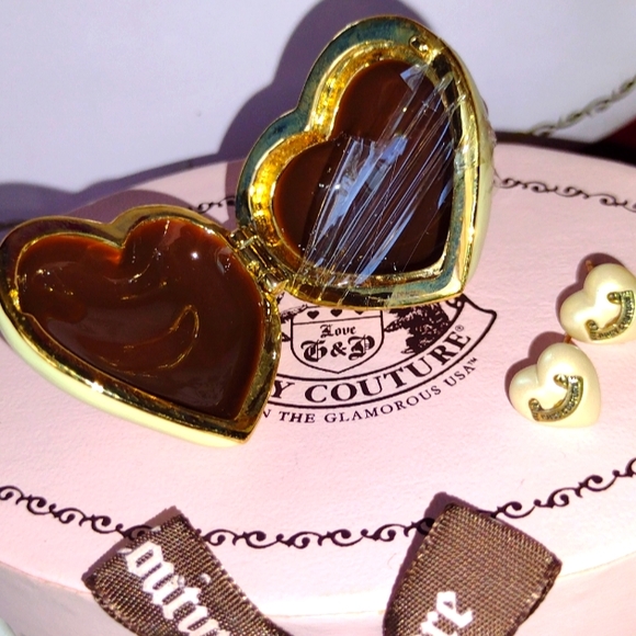 Juicy Couture Opalescent Sweet Box Heart 💝 Earrings Never Removed From 🎁 NWT - Picture 6 of 10